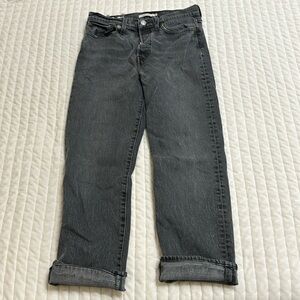 Levi’s wedgie straight 28